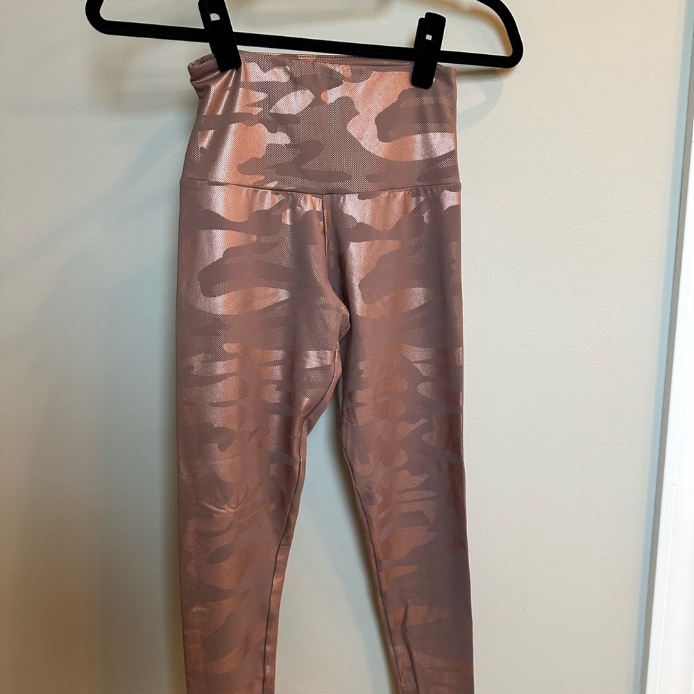 Onzie Rose Gold Camo Foil Leggings